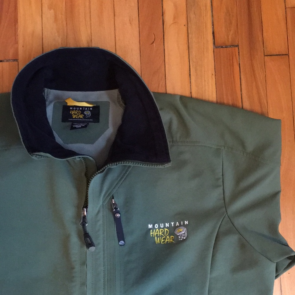 Mountain Hardwear Soft Shell Jacket - Picture 2 of 6